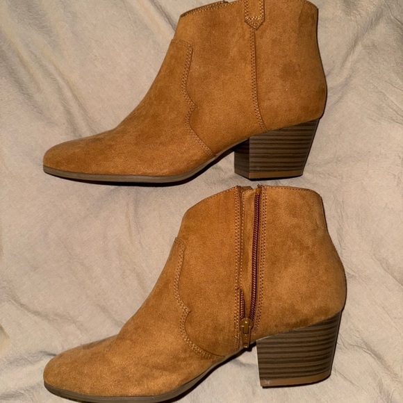 Booties - Picture 4 of 4